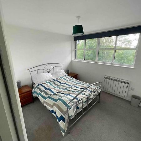 2 Bed City Centre Flat Bath Exterior photo